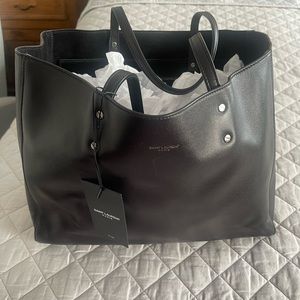 BNWT Saint Laurent tote bag perfect for everyday use